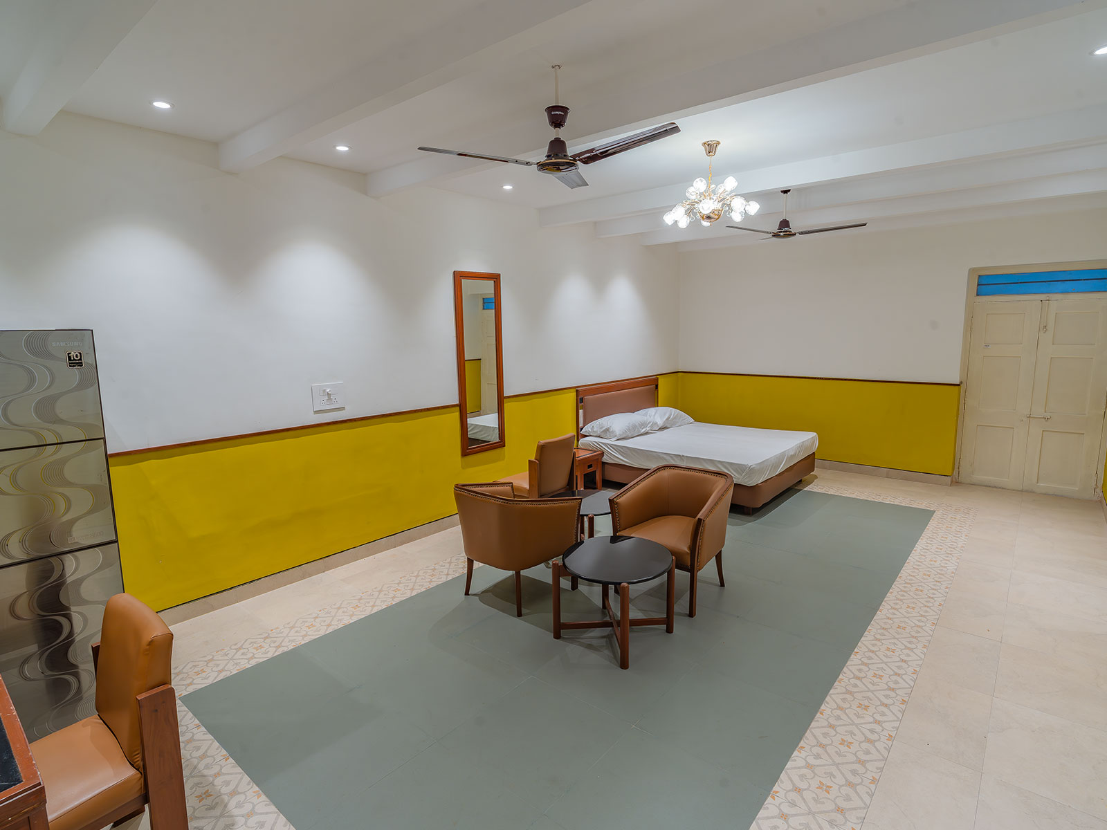 Clean modern Rooms with marble tiles